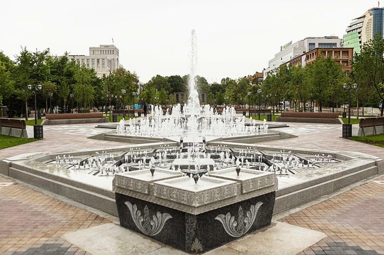 Luxury Apartment With Jacuzzi On Republic Square Yerevan Exterior photo